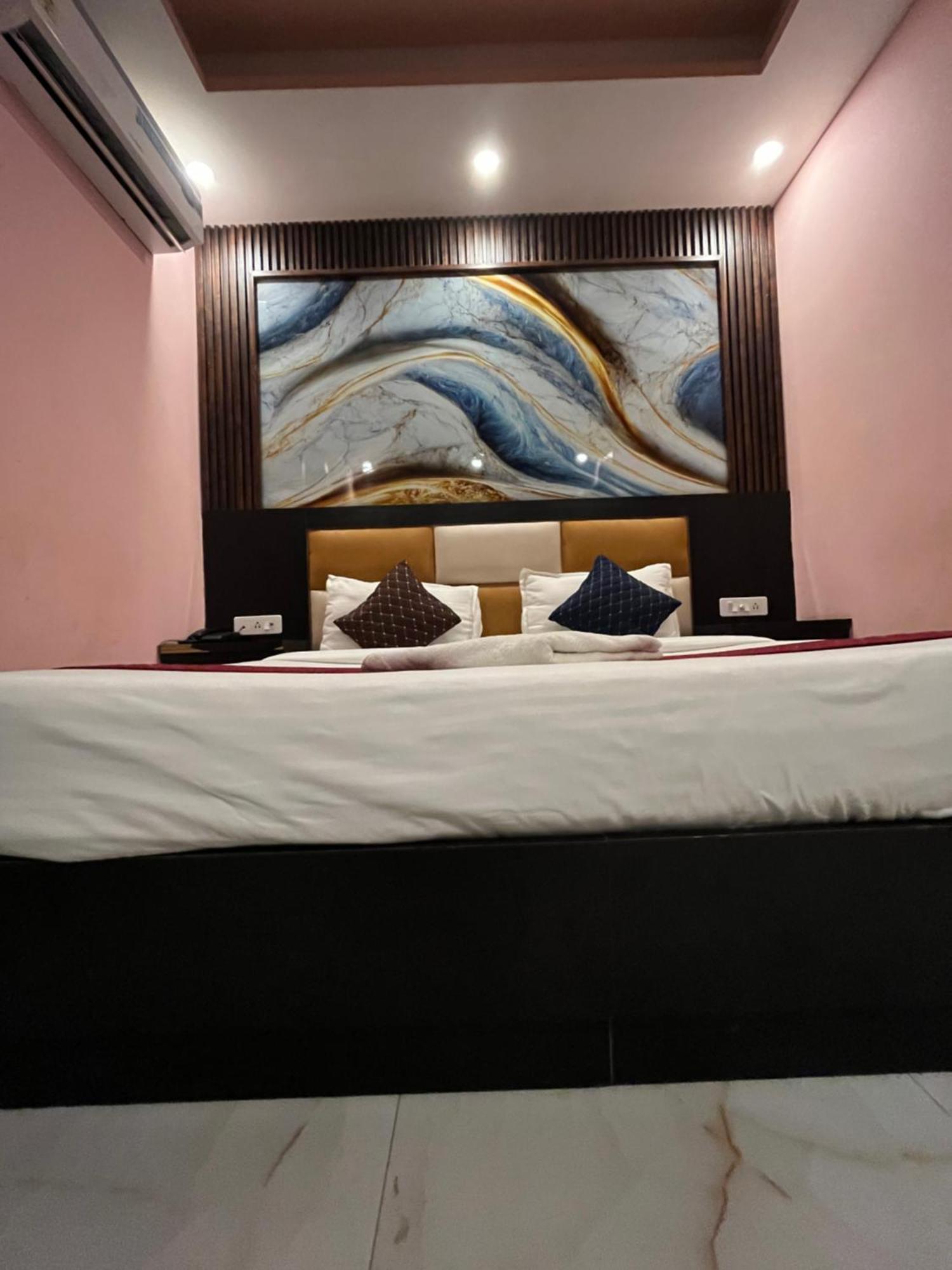 Jupiter Plaza- A Brand Of The Reality Hotel New Delhi Eksteriør billede
